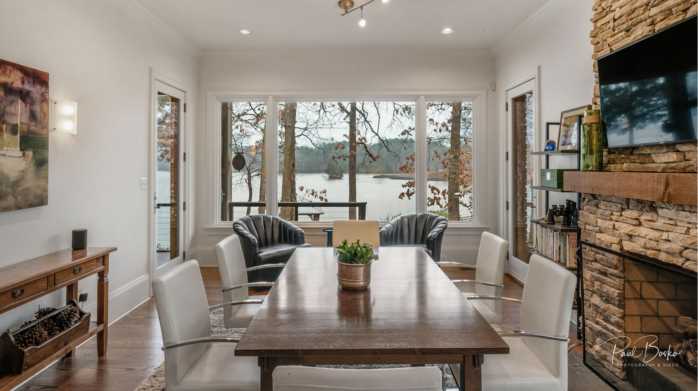 Elegant open plan lakeside residence with modern finishes and wide water views